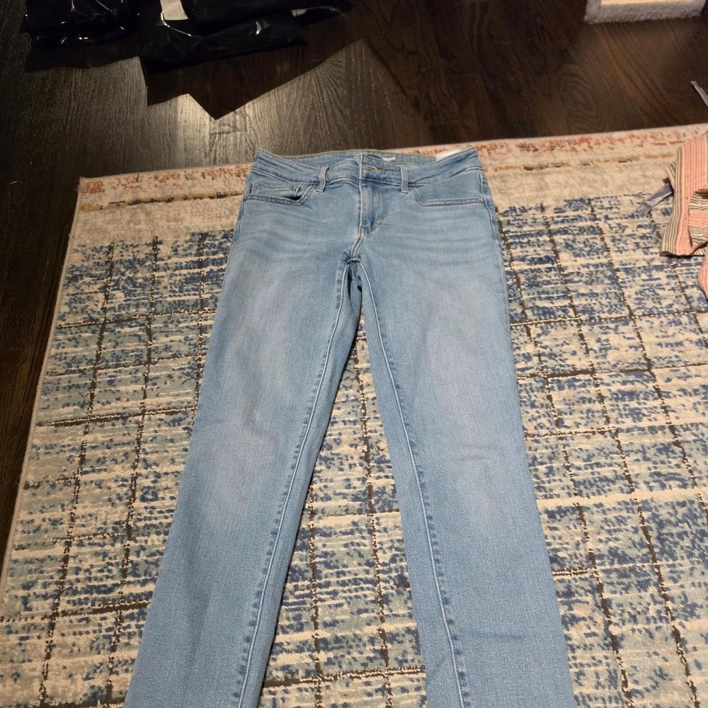 Levis 711 Skinny Jeans Light Wash Denim Size 26 Womens Mid Rise Slim Fit
